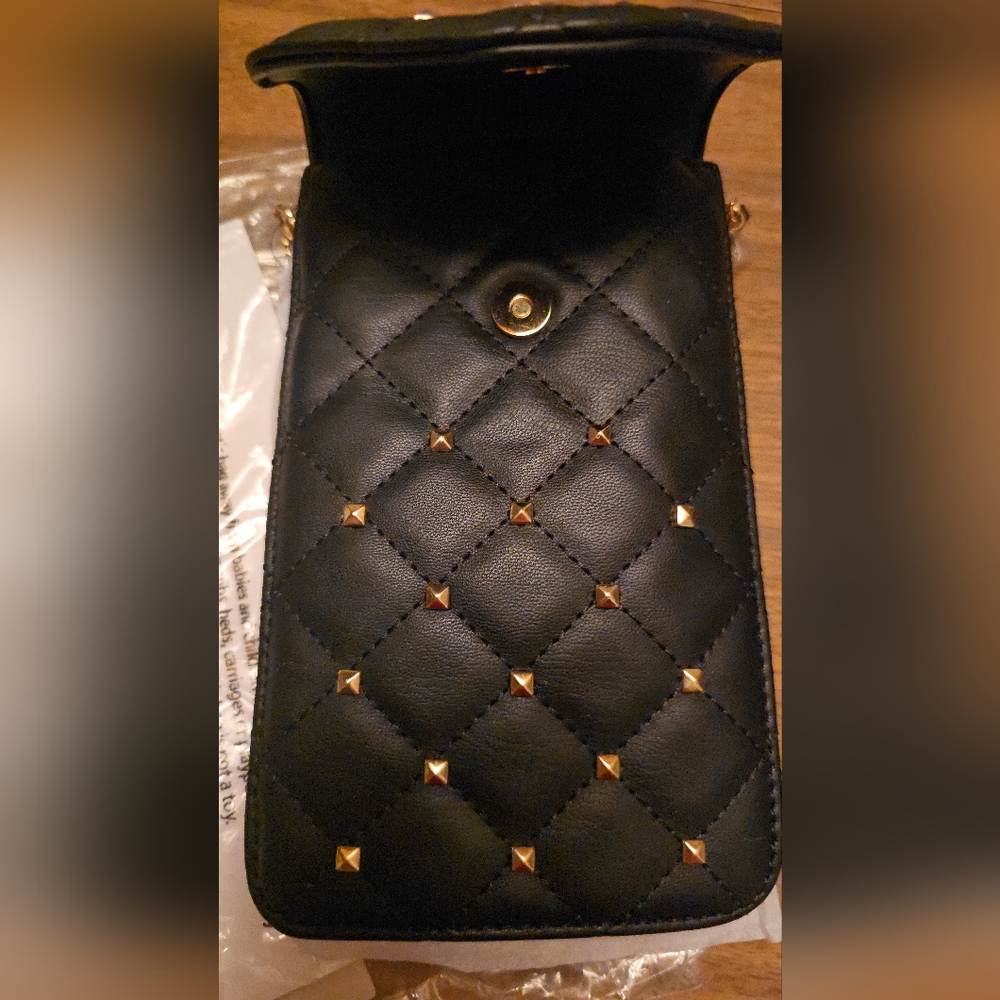 Badgley Mischka Crossbody Vegan Leather Black Quilted Phone Carry Case - Picture 4 of 7
